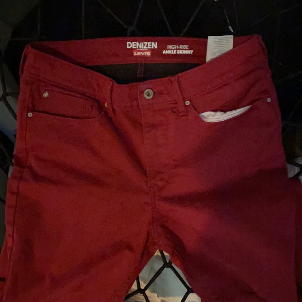 Read Levi jeans